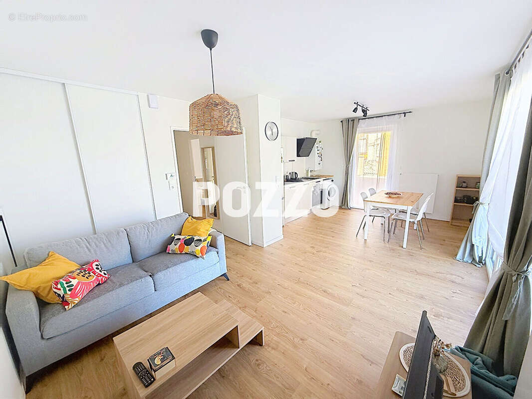 Appartement à DONVILLE-LES-BAINS