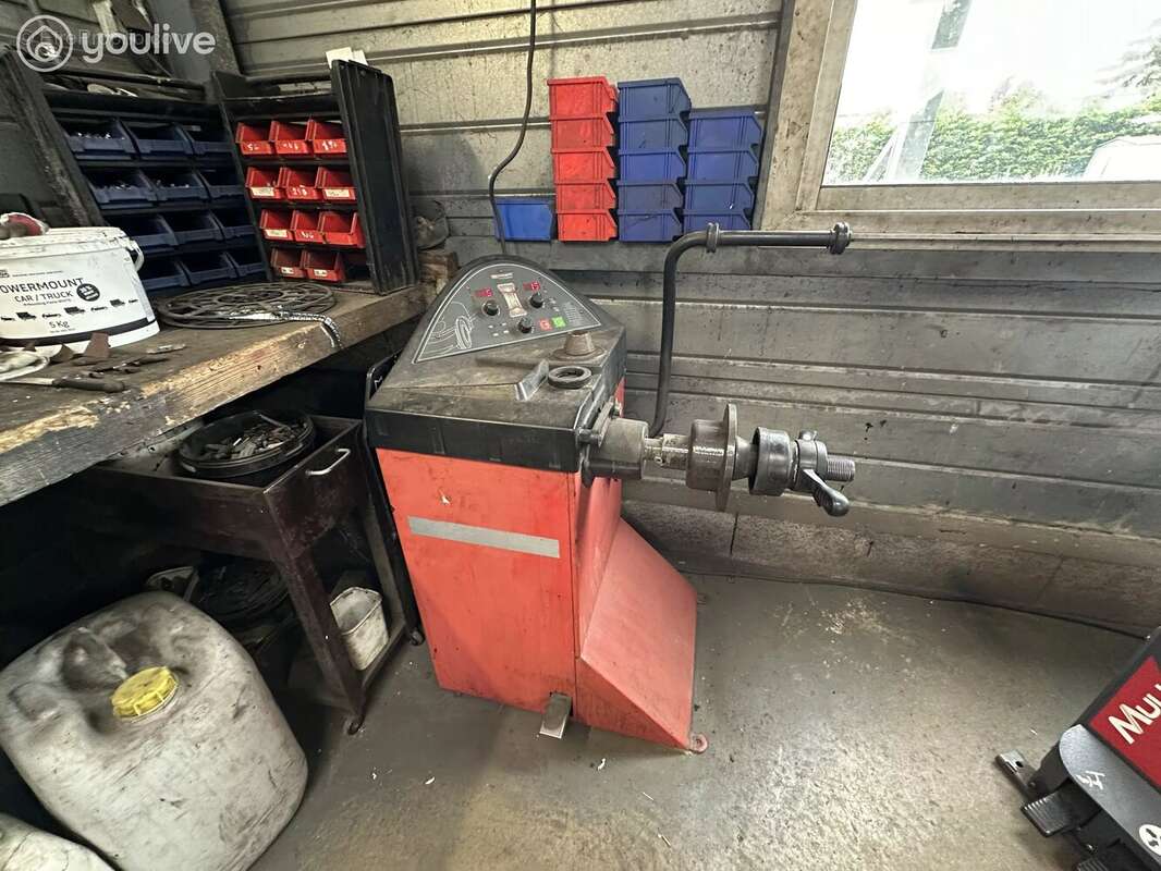 Commerce à MONTIGNY-LE-CHARTIF