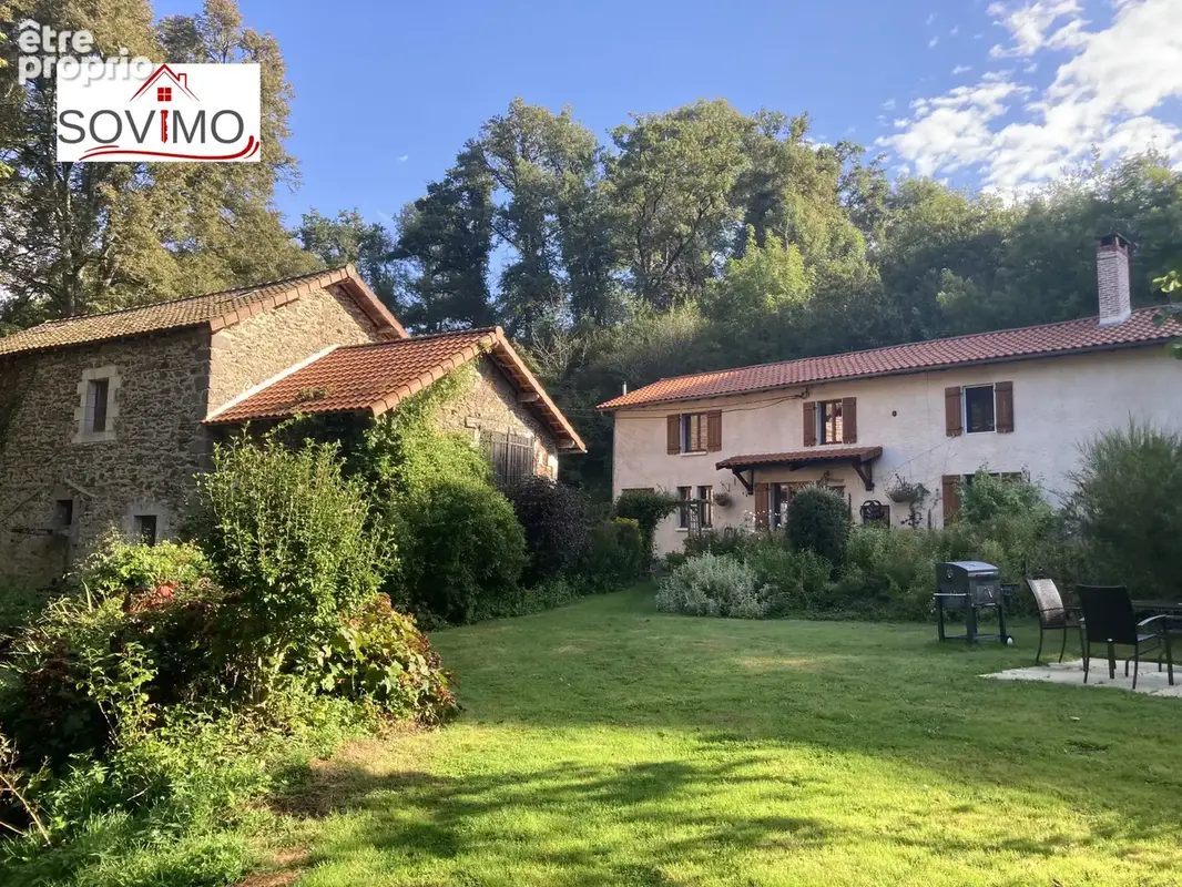 Dans un cadre exceptionnel, ancien moulin du xviie siècle avec maison, gite, terrain bord rivière - photo 3