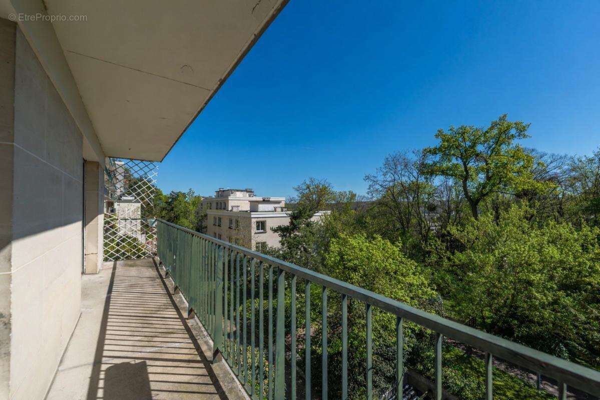 Appartement à VILLE-D'AVRAY