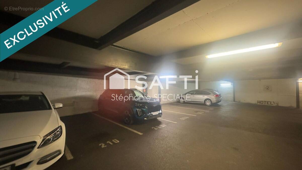 Photo 1 - Parking à ANTIBES