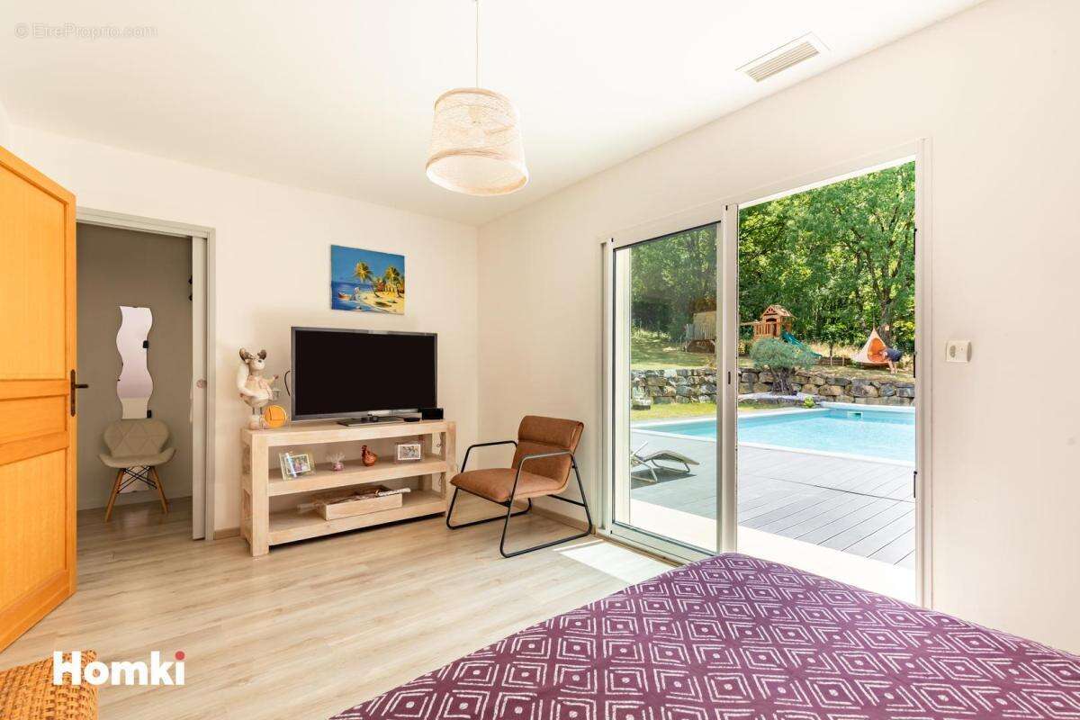 Maison à LABRUGUIERE