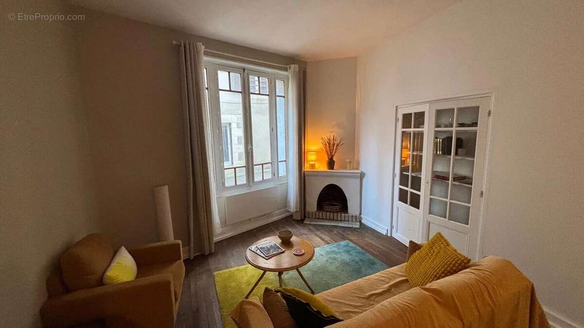 Maison à MONTMORILLON