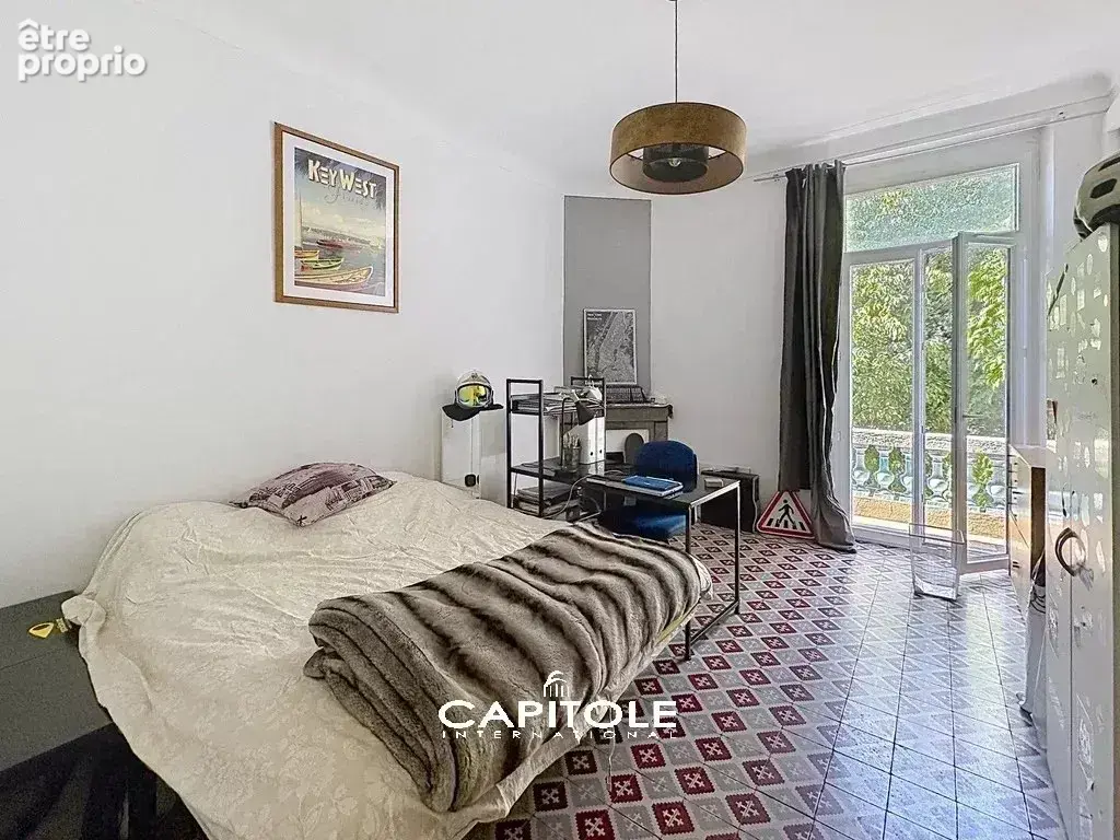 Exclusivité - Grand appartement bourgeois climatisé en centre-ville,  128 m² , cave et parking sous-sol. - photo 11
