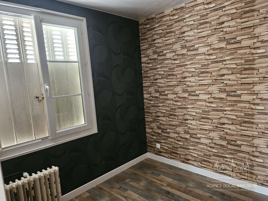 Appartement à VARENNES-VAUZELLES