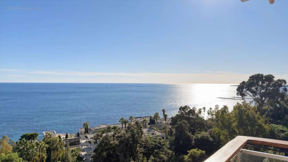 Appartement à VALLAURIS