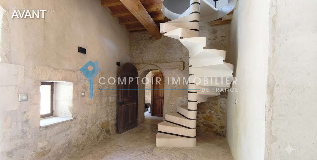 DPT(30)  Vallabrègues  Rare ! Maison de village d'architecte avec piscine intérieure et cour intime - photo 21