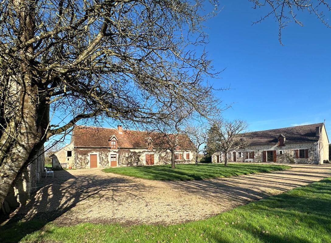 Maison à VICQ-SUR-NAHON