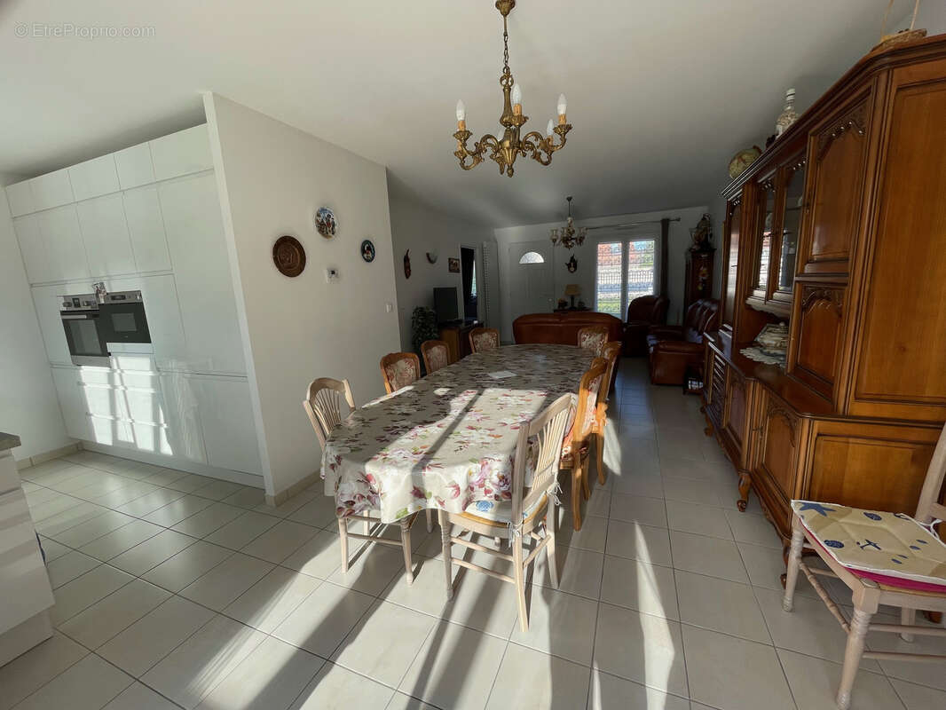 Maison à SAINT-MARTIN-DES-CHAMPS