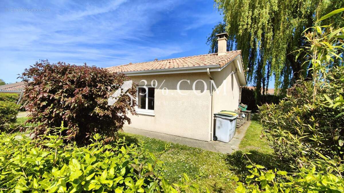 Maison à SAINT-PIERRE-DU-MONT