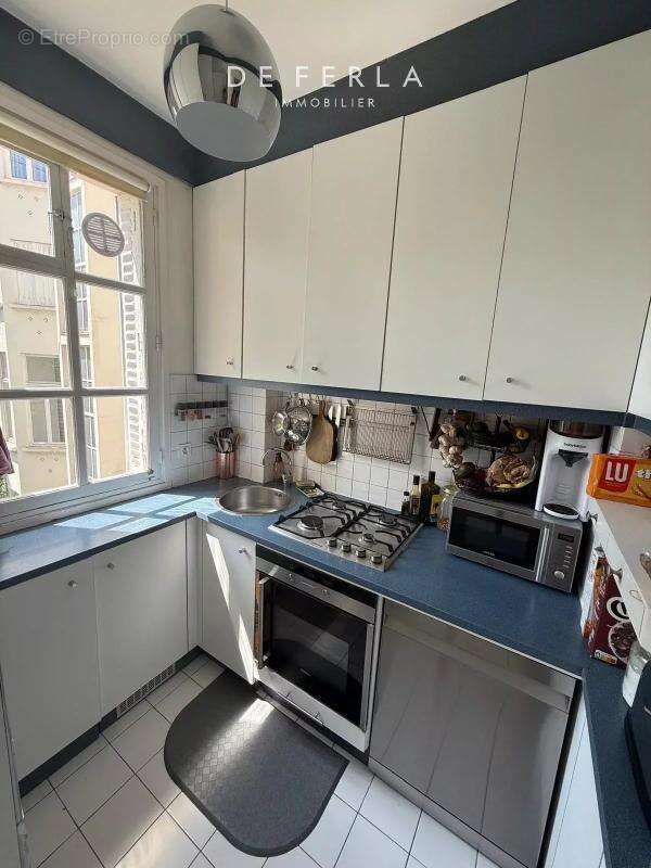 Appartement à PARIS-8E