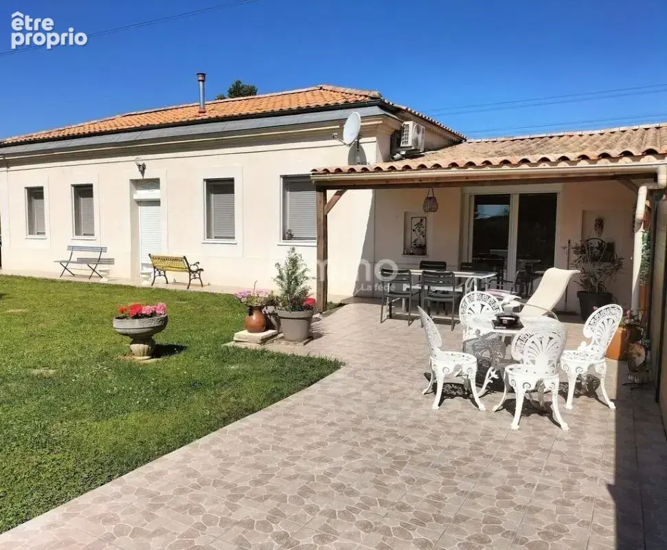 Maison à AMBES