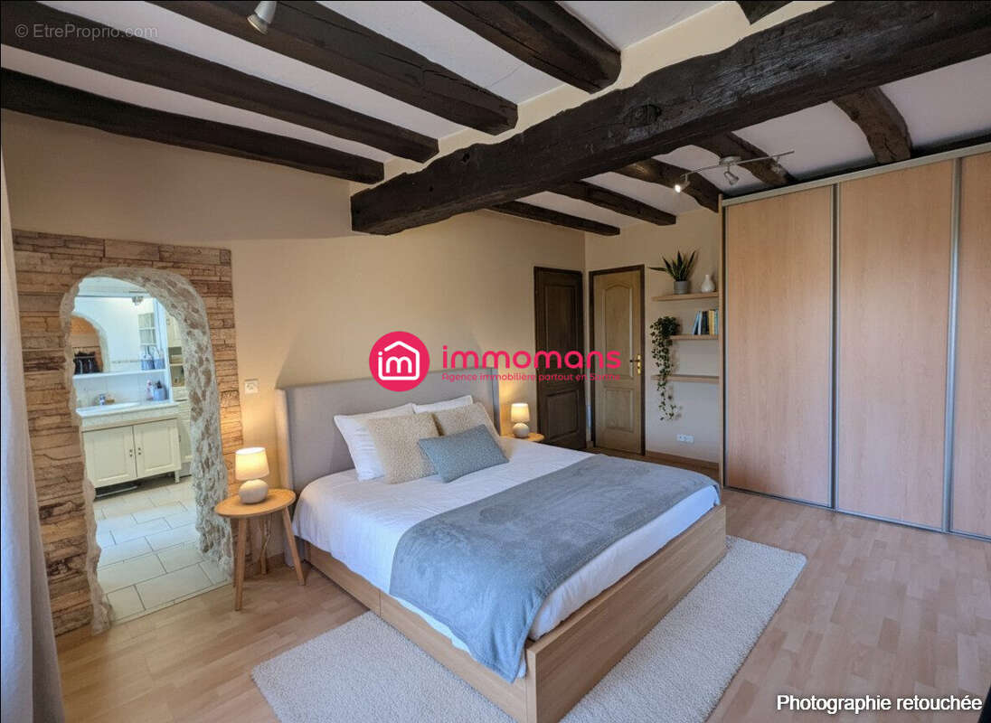 Maison à YVRE-LE-POLIN