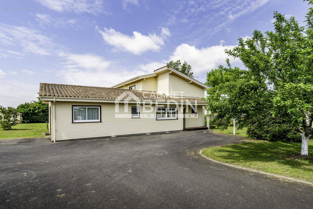 Maison à CUBZAC-LES-PONTS