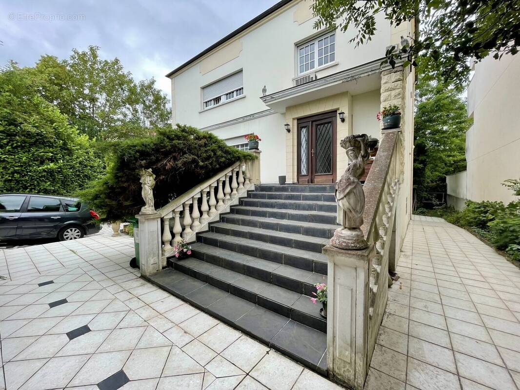 Maison à LE RAINCY