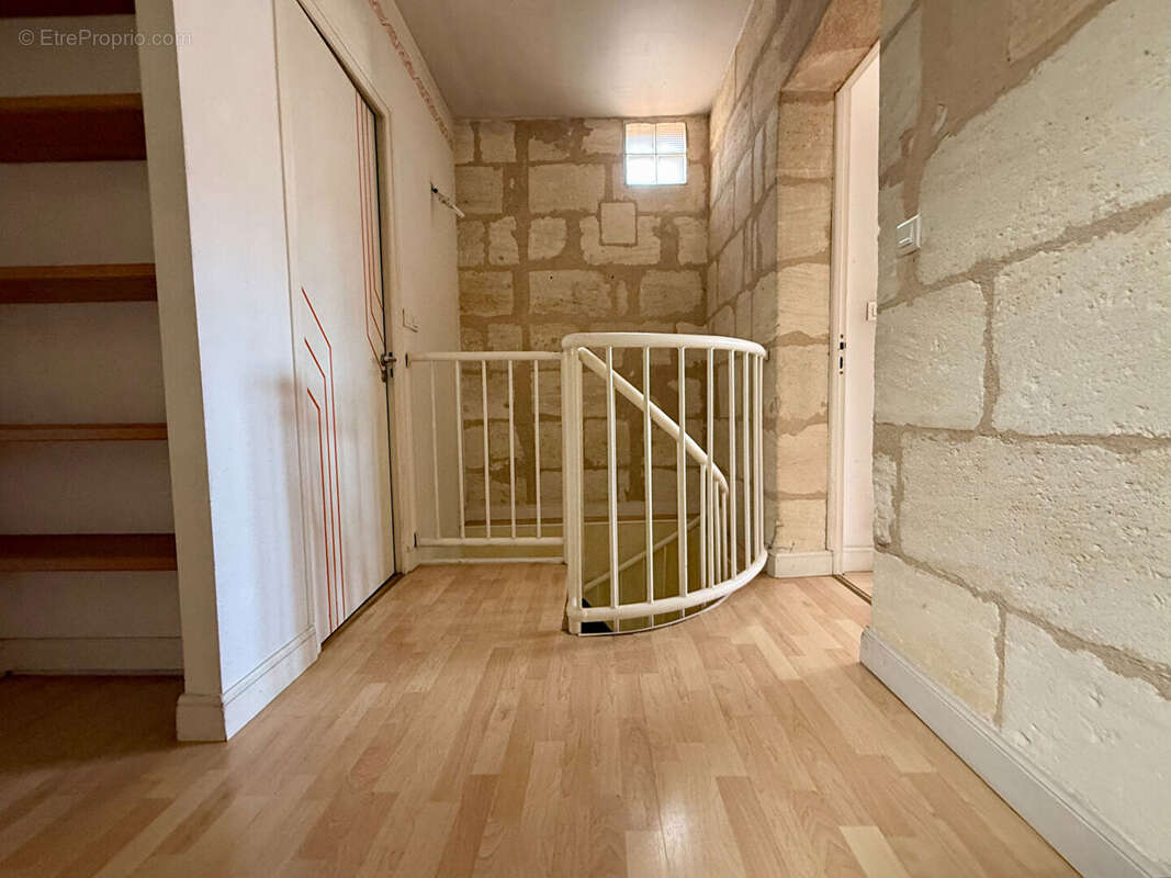 Maison à CARBON-BLANC