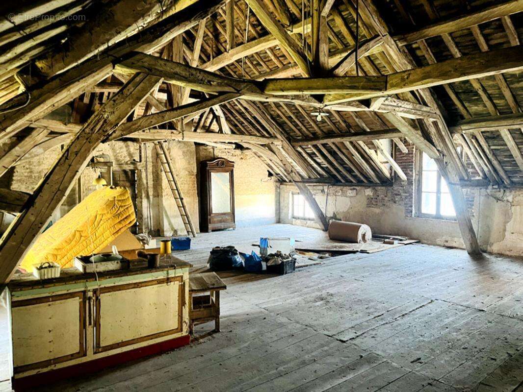 Maison à LES GRANDES-CHAPELLES