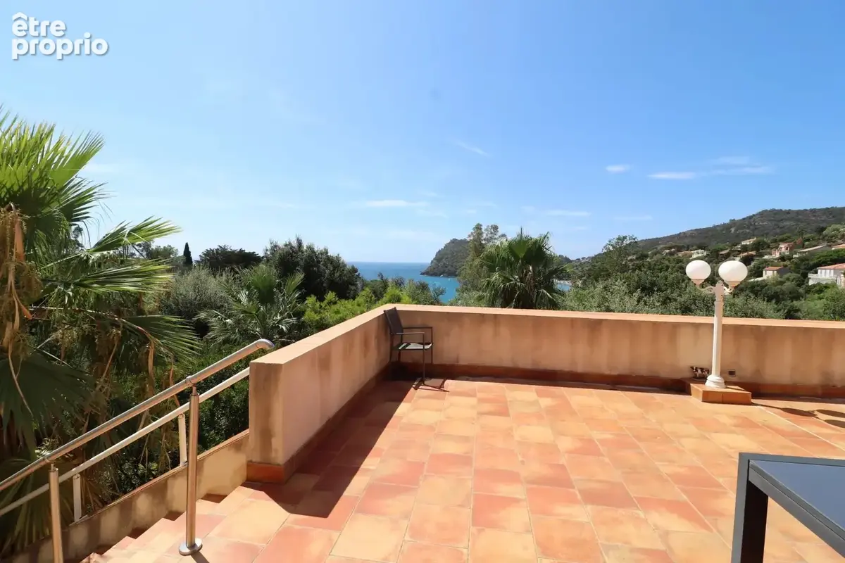 Villa  Vue mer  sur terrain constructible de 1903 m2 - photo 11