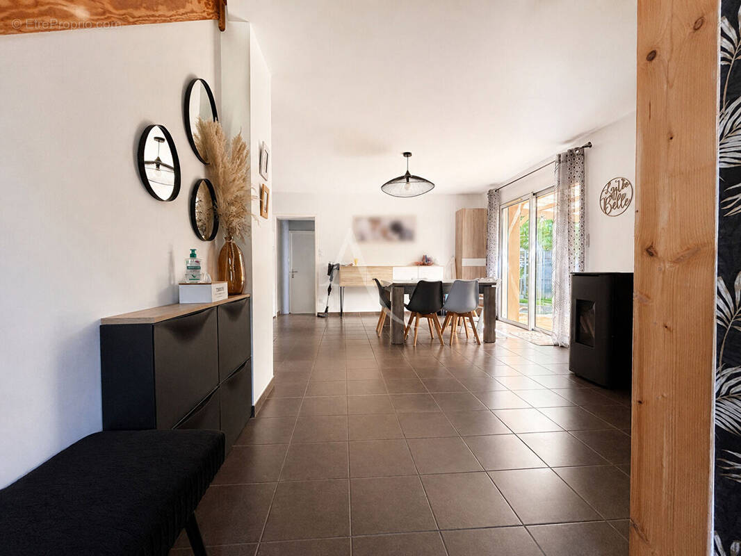 Maison à DERVAL