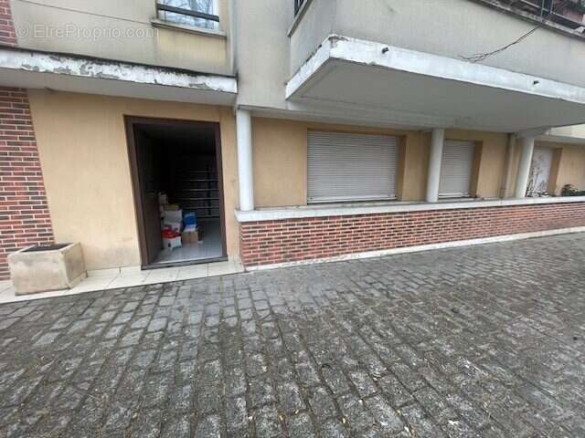 Commerce à LE BLANC-MESNIL