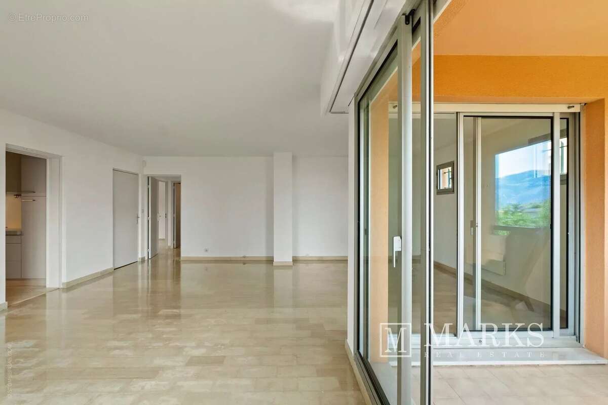 Appartement spacieux de trois chambres avec vue mer - photo 5