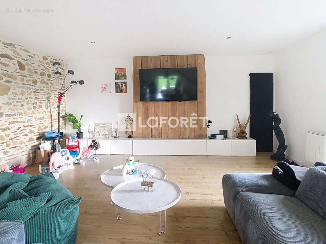 Maison à MAURE-DE-BRETAGNE