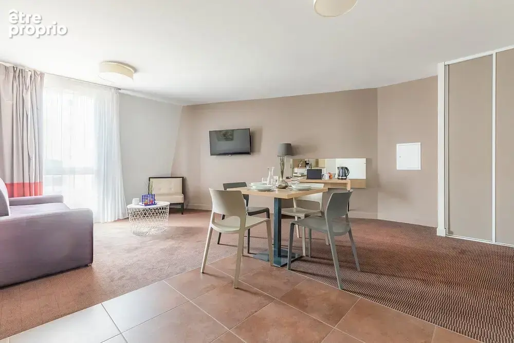 INVESTISSEMENT LOCATIF  Bordeaux  Résidence d'Affaires Appart'City Confort Bordeaux Chartrons - 7,04 % de rentabilité - photo 2
