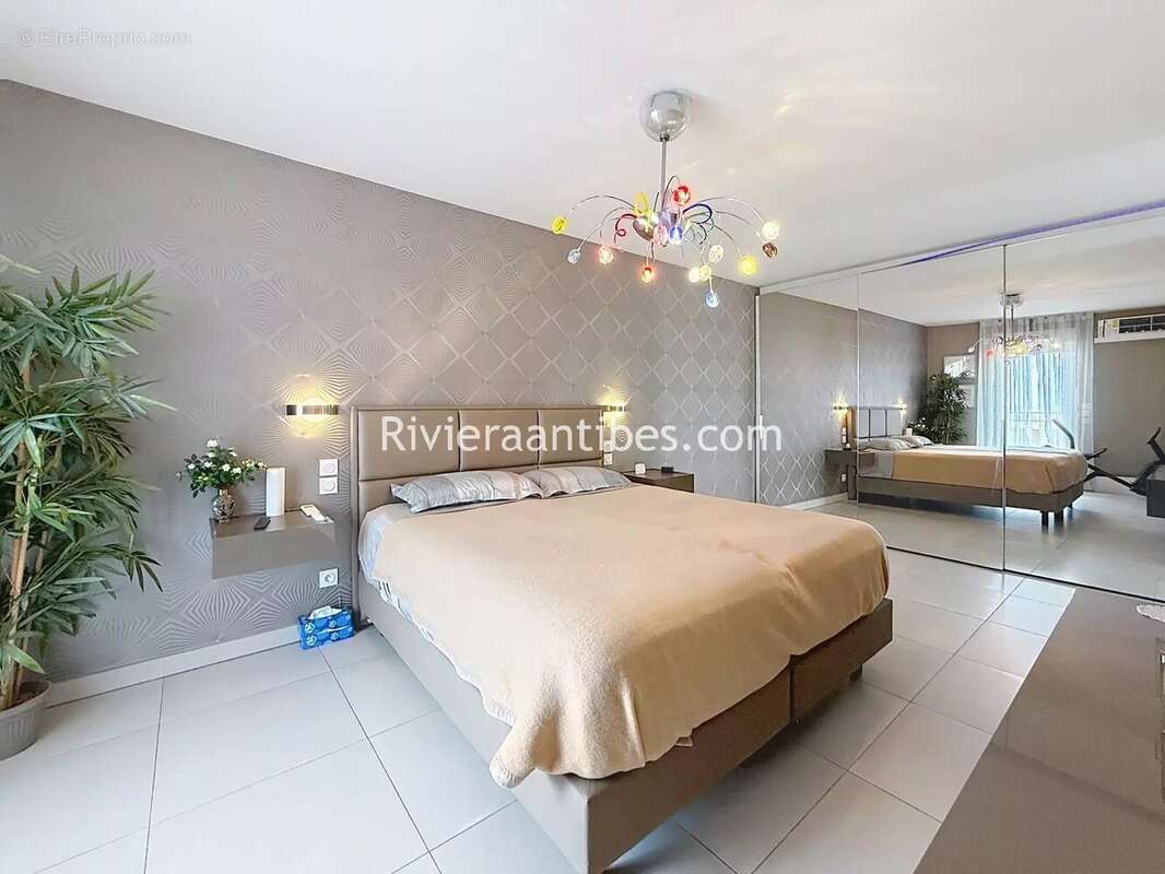 Antibes vue mer dernier etage 133m² - photo 8