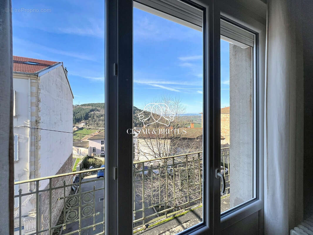 Appartement 197 m² à Thizy  - photo 8