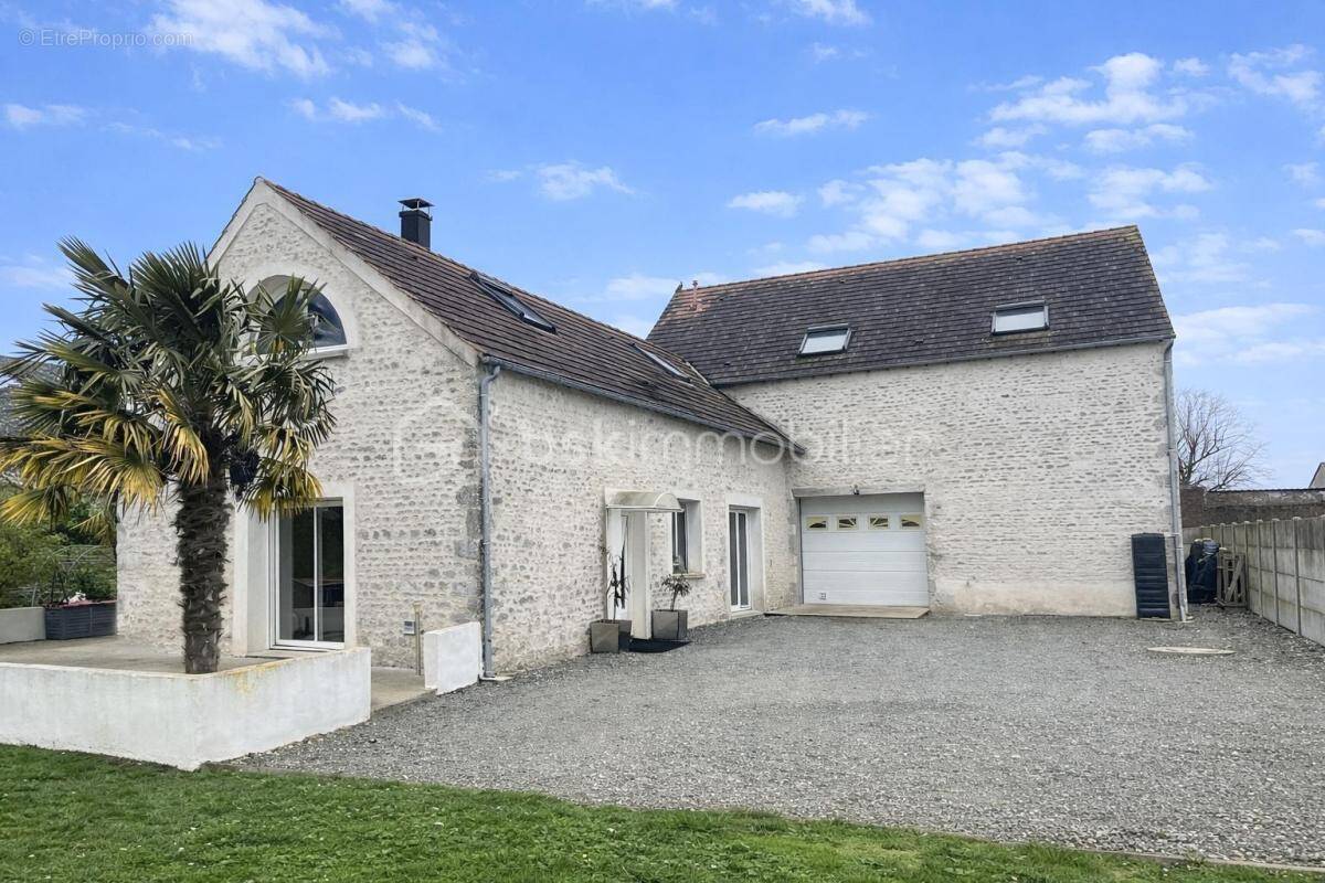 Maison à BAZOCHES-LES-HAUTES