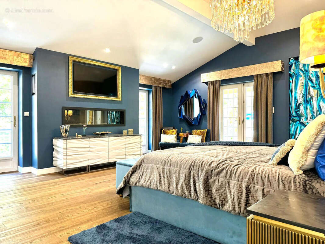 2 DEC - MASTER BEDROOM - Maison à CHENON