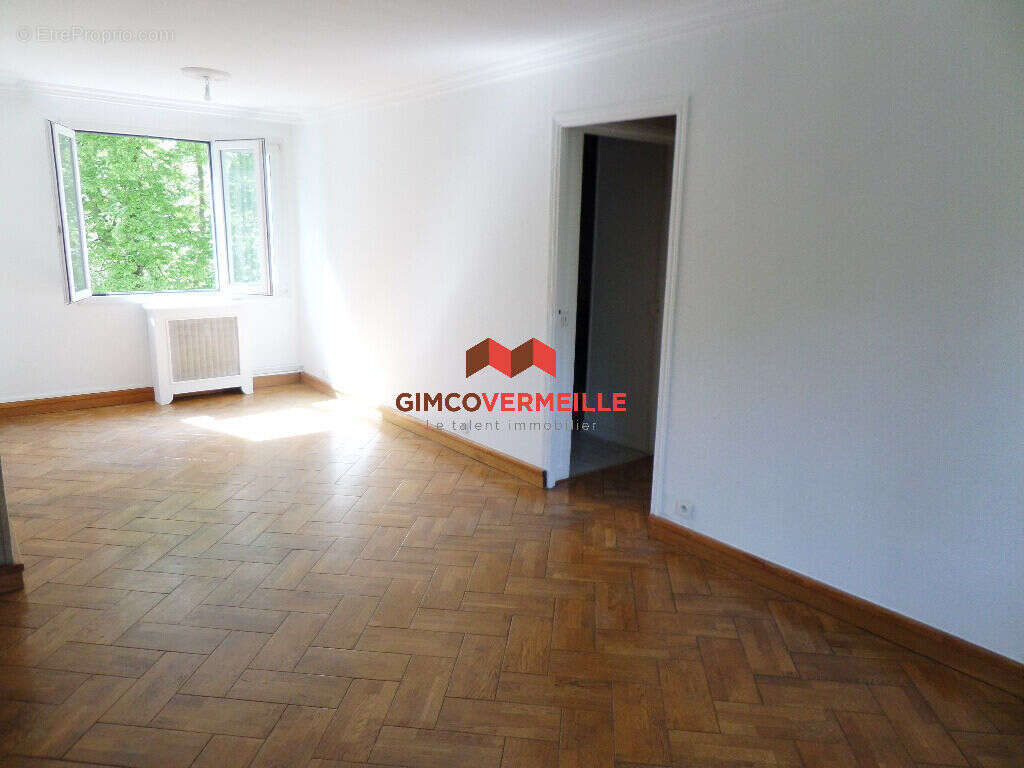 Appartement à LA CELLE-SAINT-CLOUD