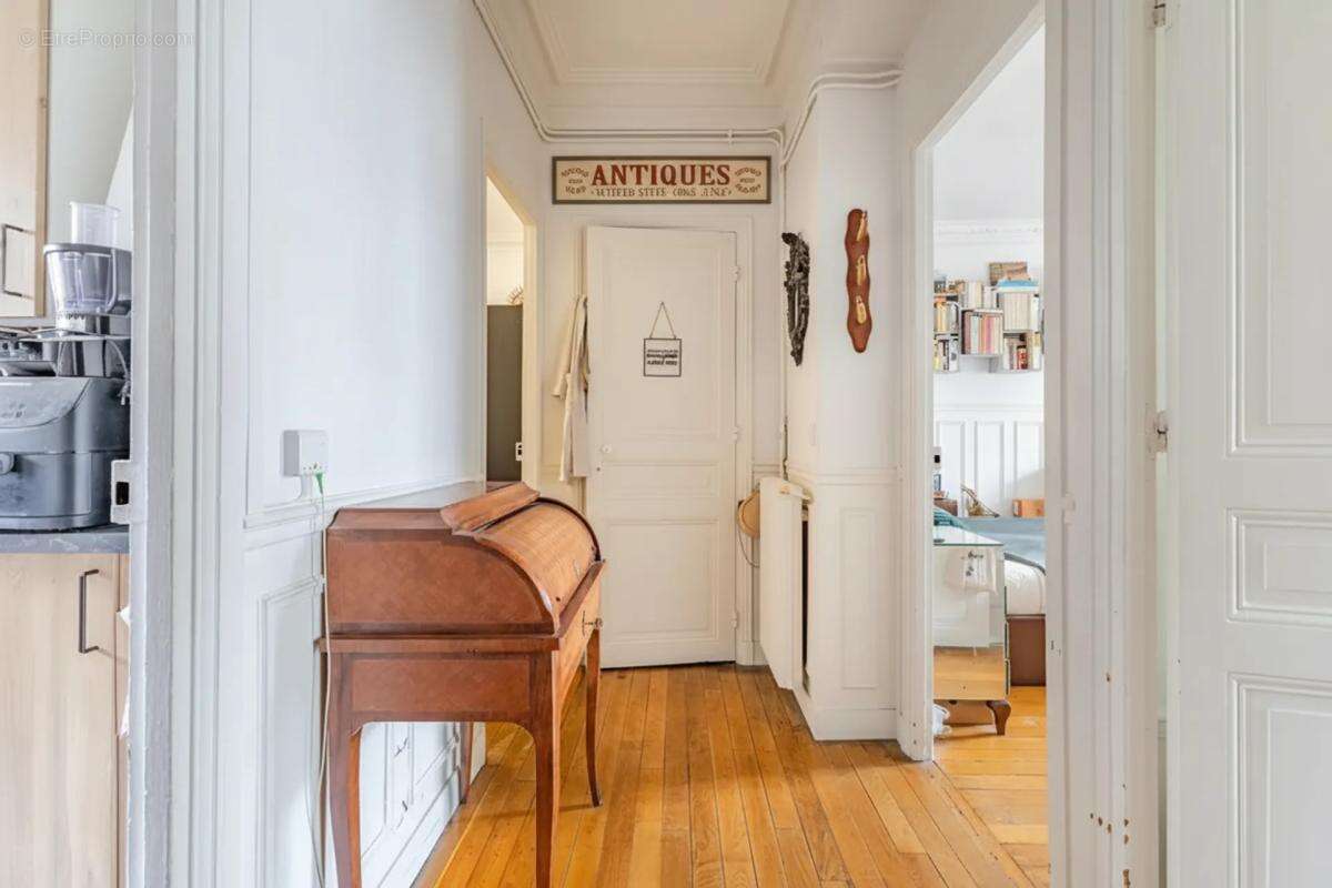 Appartement à COURBEVOIE