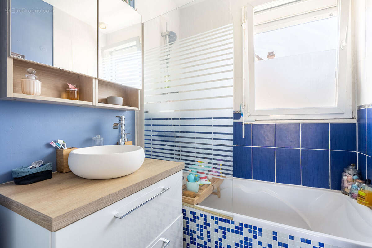 Maison à JOUY-LE-MOUTIER