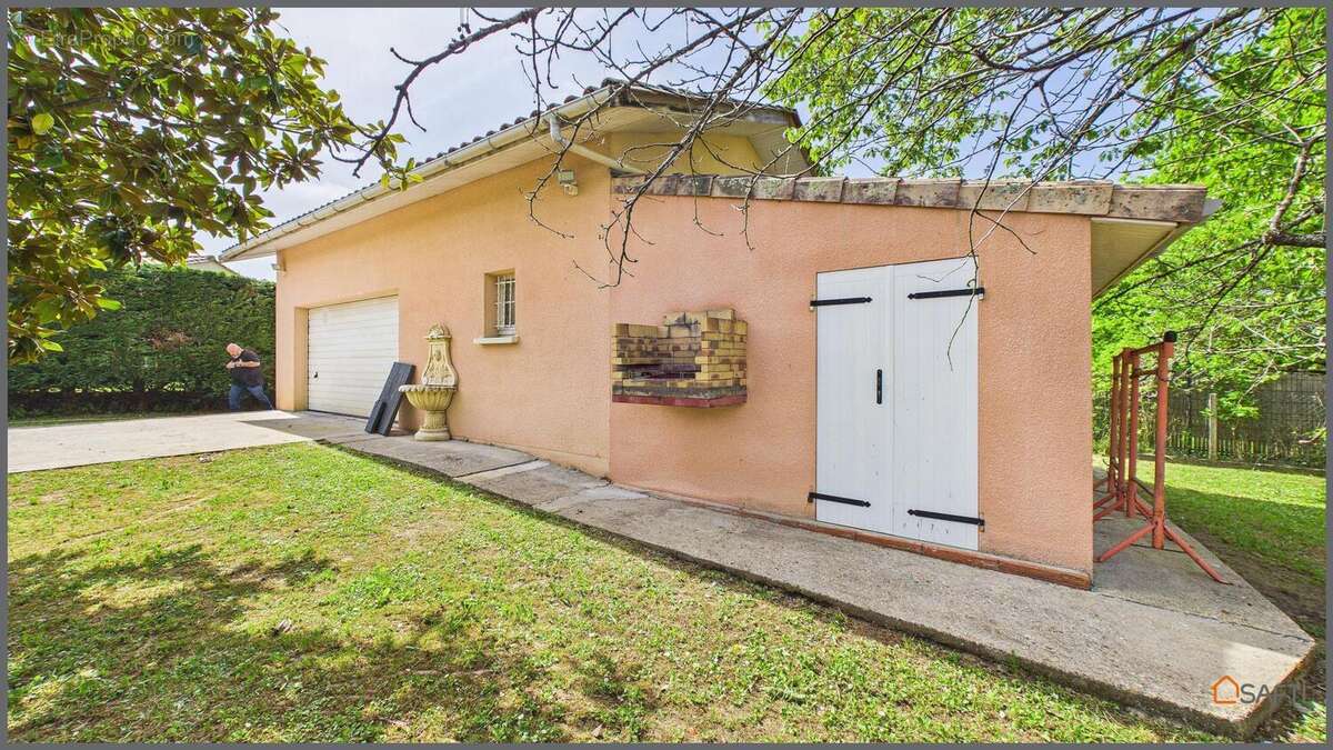 Maison 157 m² à Saint-Germain-Du-Puch  - photo 9