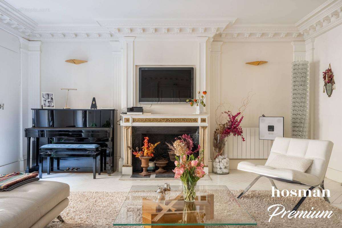 Appartement à PARIS-8E