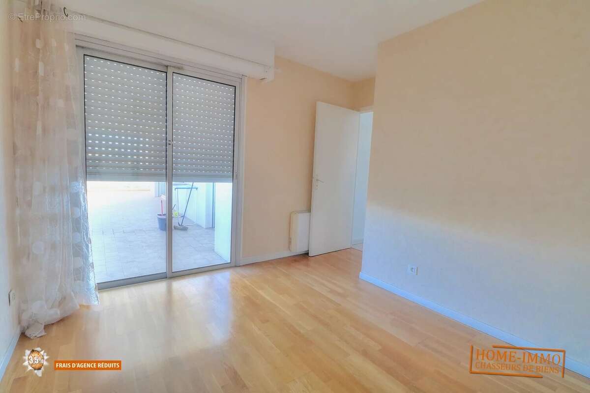 Appartement à SAINT-LAURENT-DU-VAR