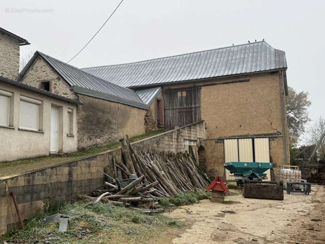 Maison à TAURIAC-DE-NAUCELLE