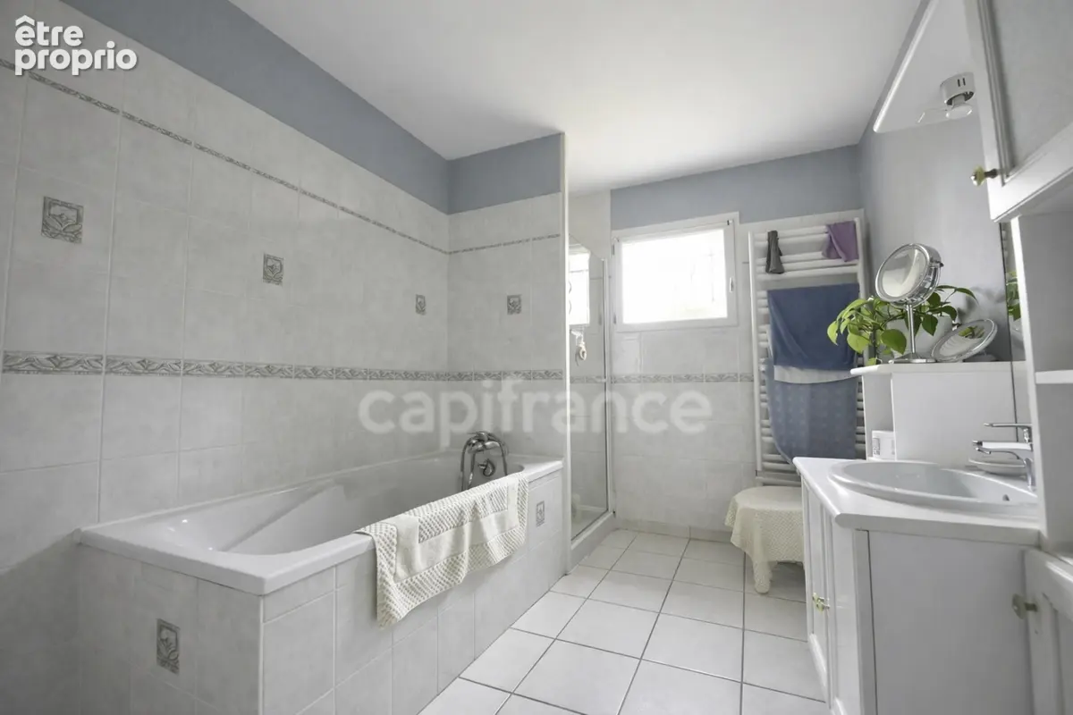 Maison familiale 5 chambres - Beaux volumes - Proche VERNON - photo 8