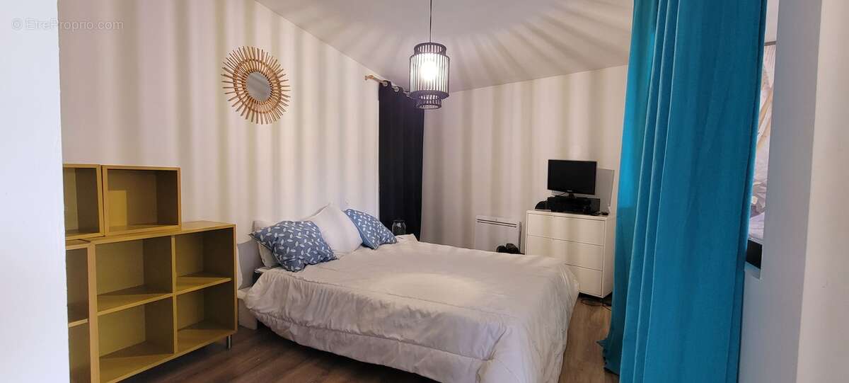 T1 indépendant - chambre - Maison à LE TEMPLE