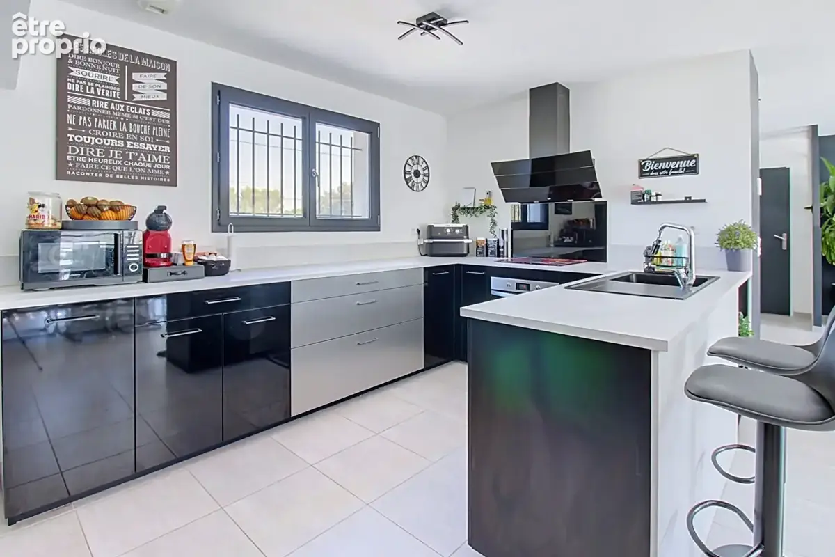 A VENDRE en EXCLUSIVITÉ à VIDAUBAN Maison contemporaine de 138m²  5 chambres  GARAGE  sur 1400m2 de terrain - photo 6