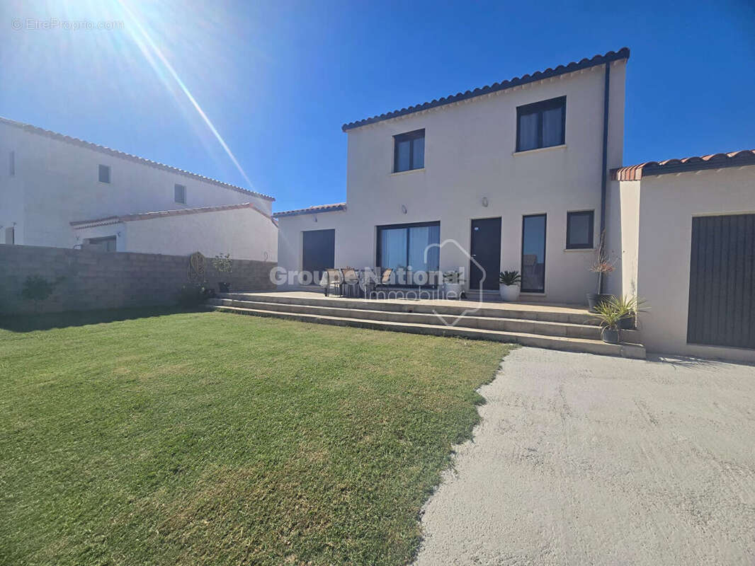 Maison à JONQUIERES-SAINT-VINCENT