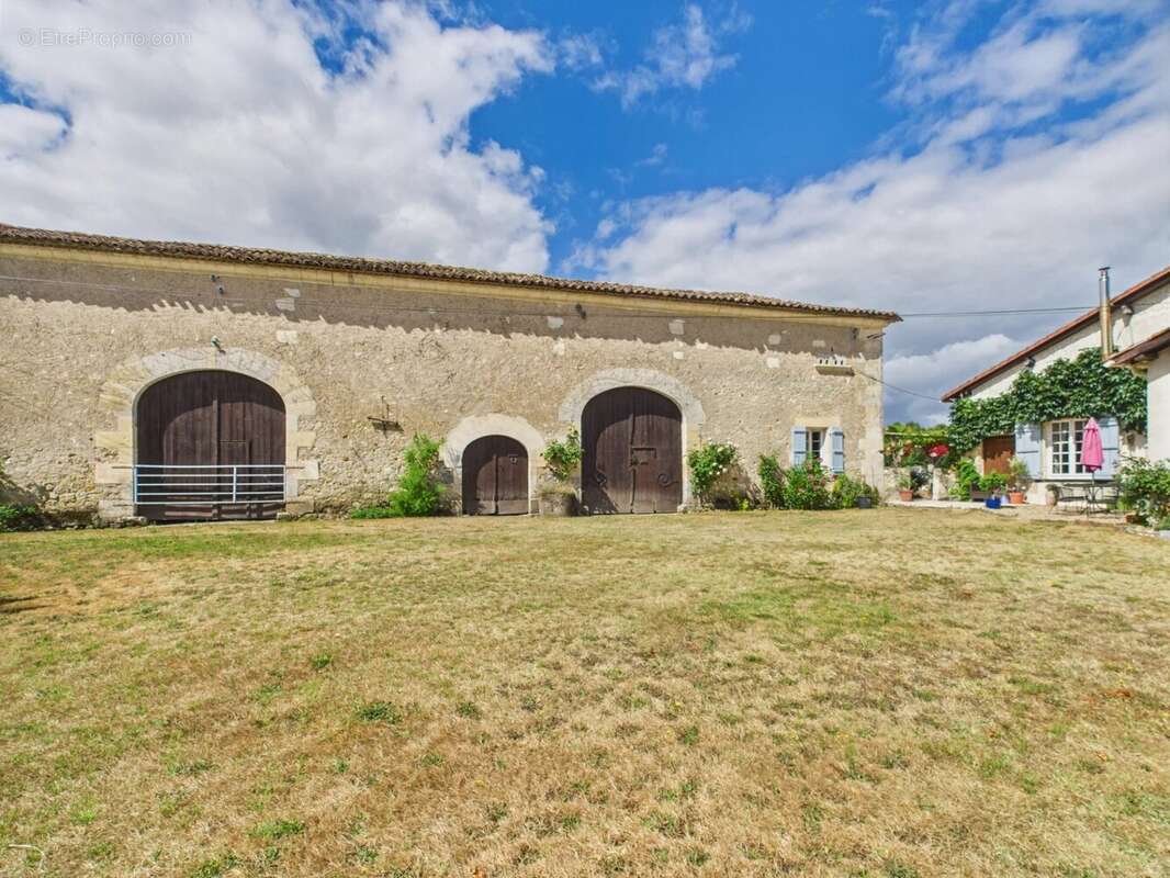 Charmante maison charentaise en pierre avec maison d'amis, piscine et plus de 1Ha de terrain - photo 29