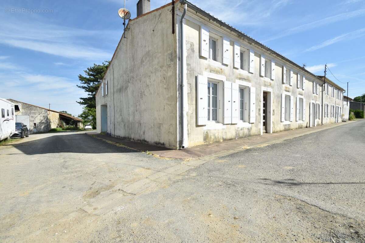 Maison à TONNAY-CHARENTE