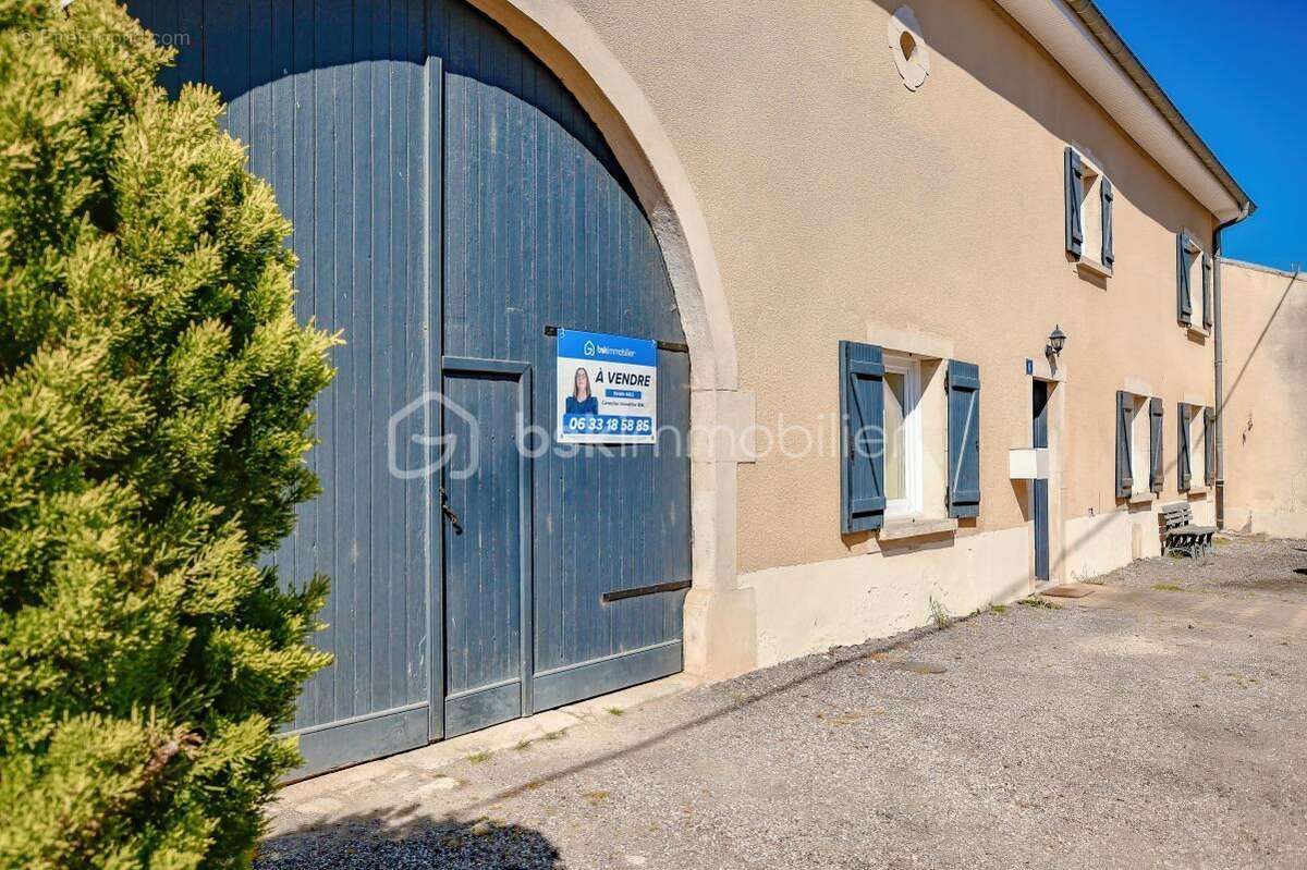 Maison à LES PAROCHES