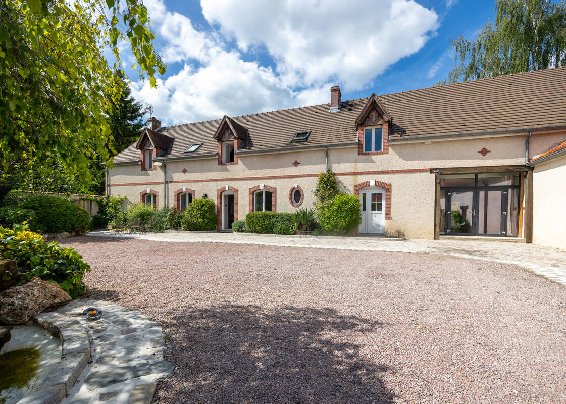 Maison à FONTAINE-SUR-AY