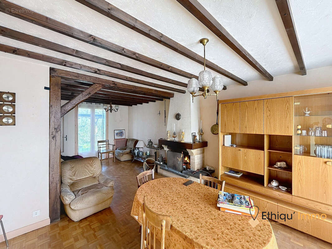 Maison à LOUZE