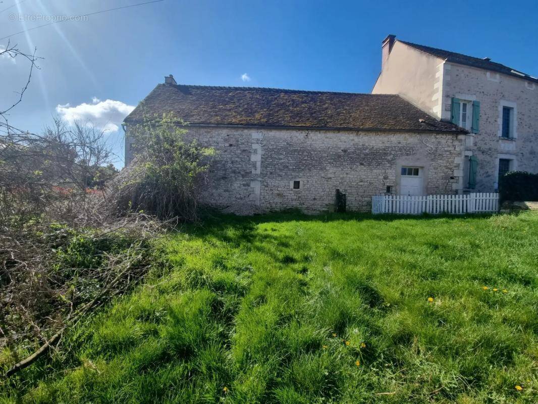 Maison à COULANGES-SUR-YONNE