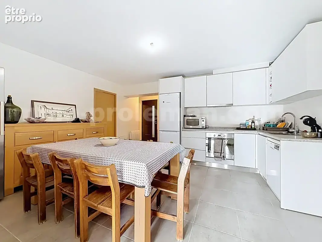 Appartement_T4_Annemasse_belle_superficie_proximitée_frontière_Suisse_tram_Ceva_direction_GENEVE_Frontaliers_Cuisine_