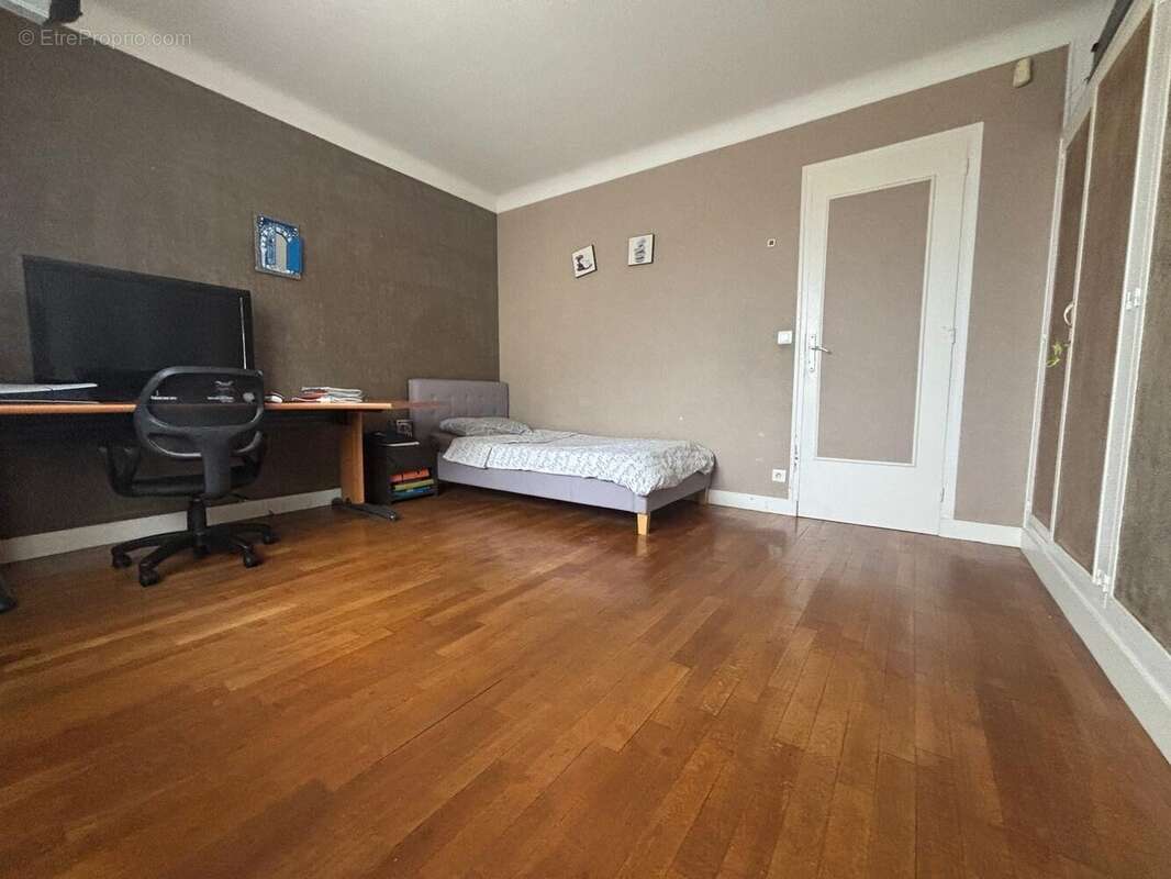 Maison à SAINTRY-SUR-SEINE